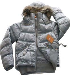 童装行业的零售与批发策略——以福州荣登贸易为例